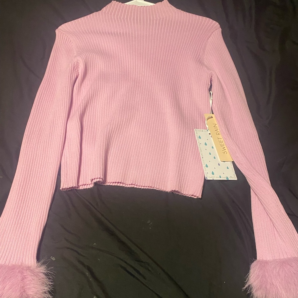 pink turtle neck with fur
